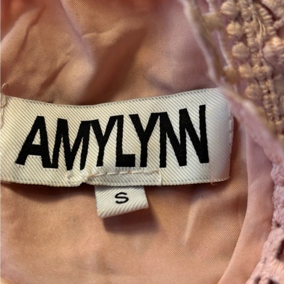 Amylynn Crochet Lace Crop Women's Blouse in Soft Pink - S - Picture 5 of 7